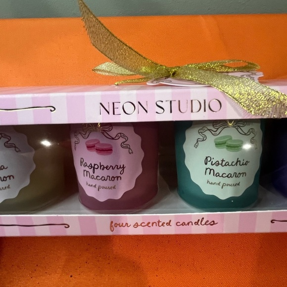 Scented Candle Set - Pink, Green, Blue, White - Picture 2 of 16